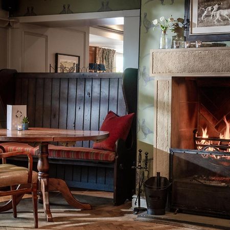 The Millstone, Mellor Hotel Blackburn  Eksteriør billede The interior of the pub